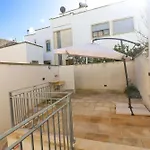Daire Casa Malika Space, Comfort Mediterranean Charm In The Heart Of