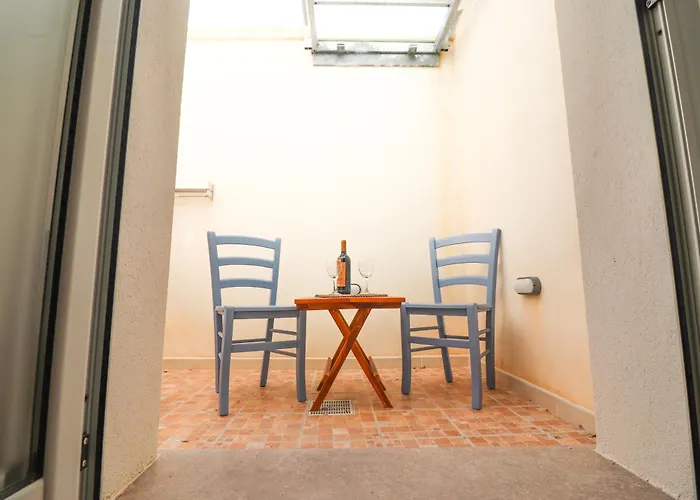 Casa Malika Space, Comfort Mediterranean Charm In The Heart Of Apartman Otranto