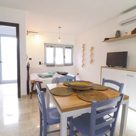 Casa Malika Space, Comfort Mediterranean Charm In The Heart Of Apartament Otranto