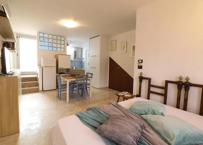 Casa Malika Space, Comfort Mediterranean Charm In The Heart Of Lägenhet Otranto